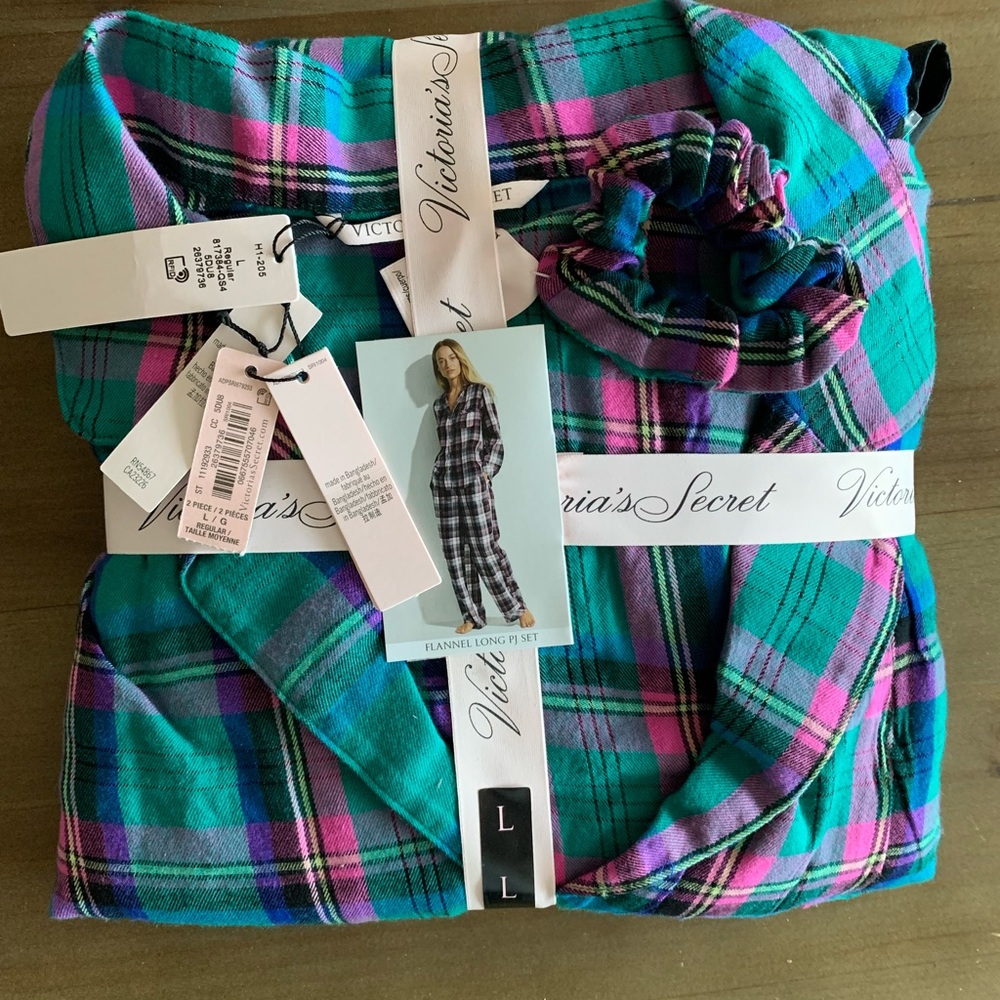 Long sleeve Victoria’s Secret pajama pants gift set new with tags